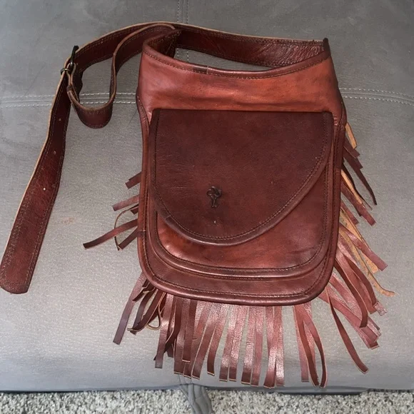 Hand-crafted Leather Fringed Adjustable Hip Belt-
Bumbag (unisex) - Picture 11 of 14